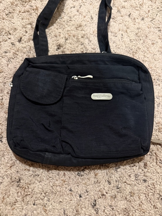 Baggallini Handbags - Baggallini Black Crossbody Nylon Organizer Bag